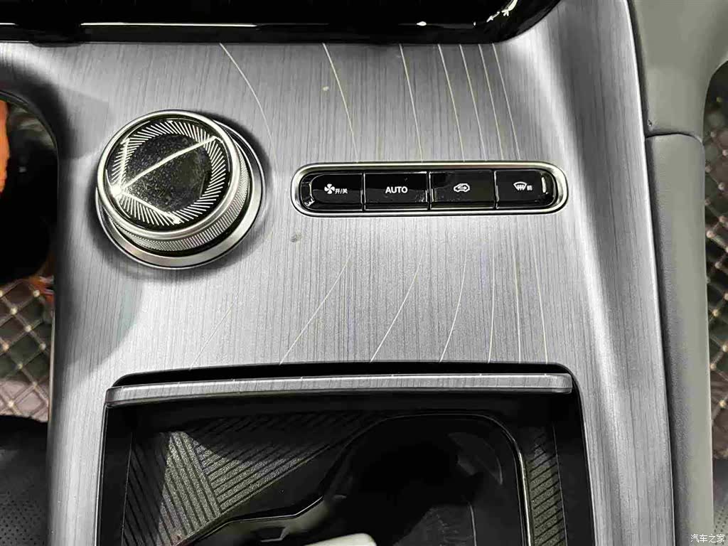 Geely Galaxy E5, 2025 20