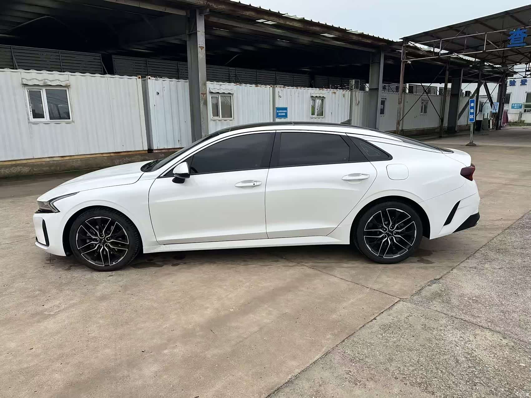 Kia K5, 2022 11