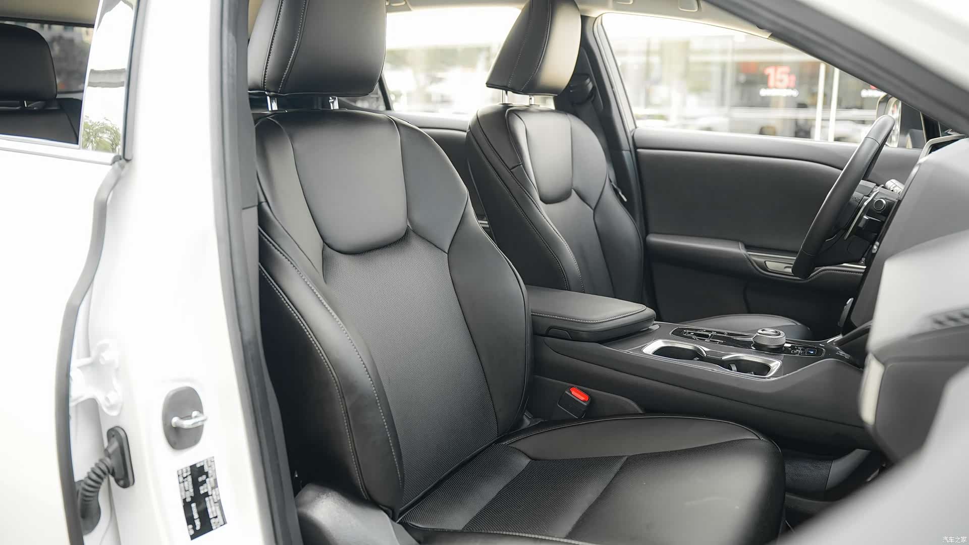 Lexus RZ, 2023 12