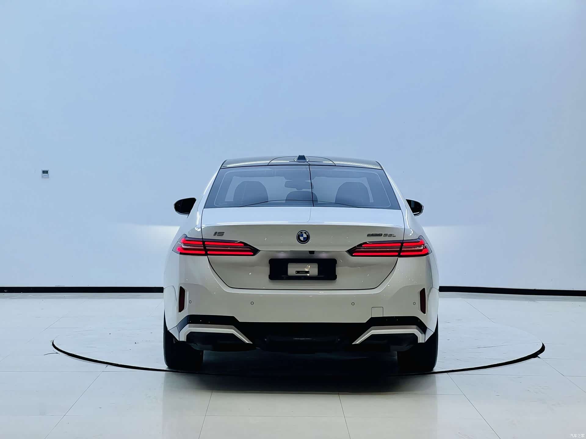 BMW i5, 2024 все фото