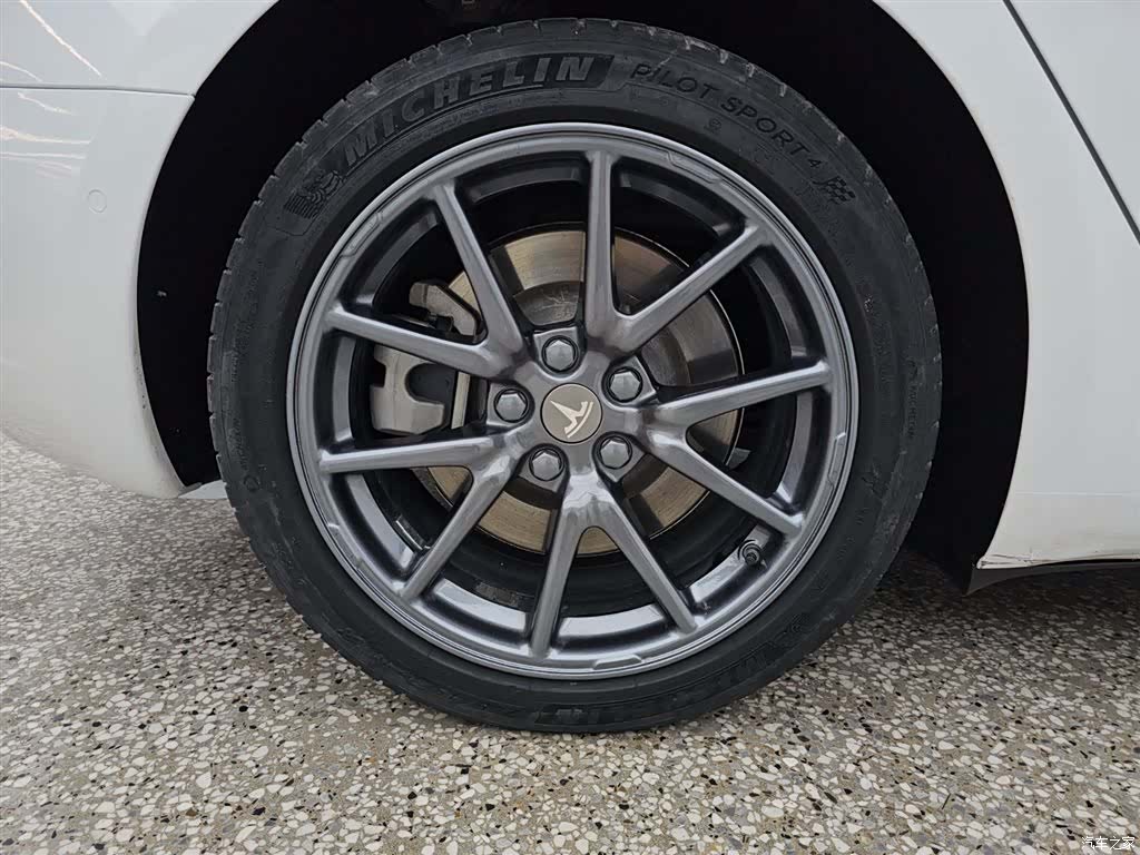 Tesla Model 3, 2020 14