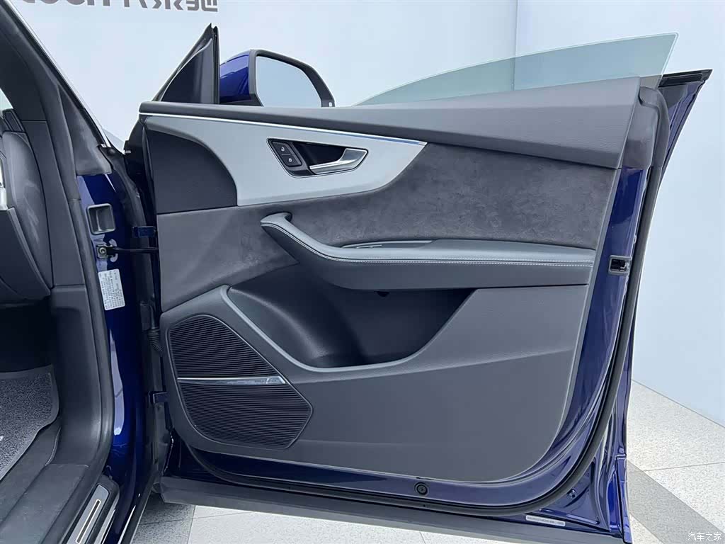 Audi Q8, 2020 33