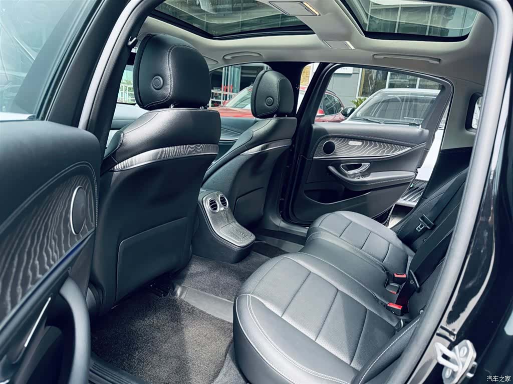 Mercedes-Benz E-Class, 2022 13