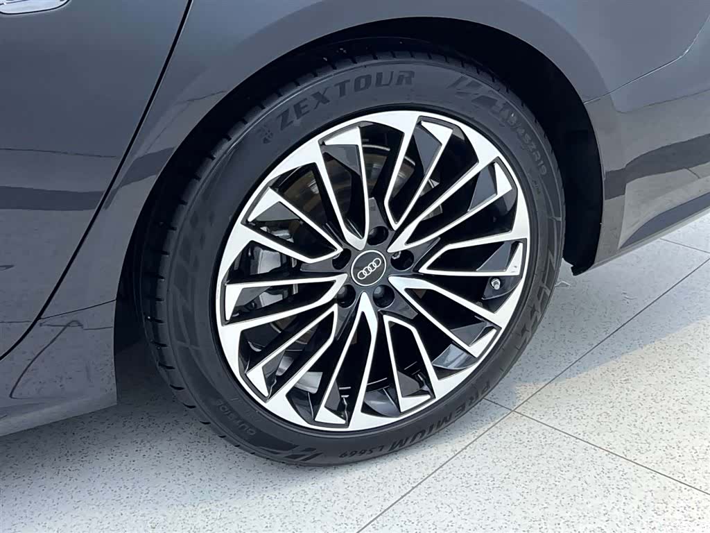 Audi A7L, 2024 26
