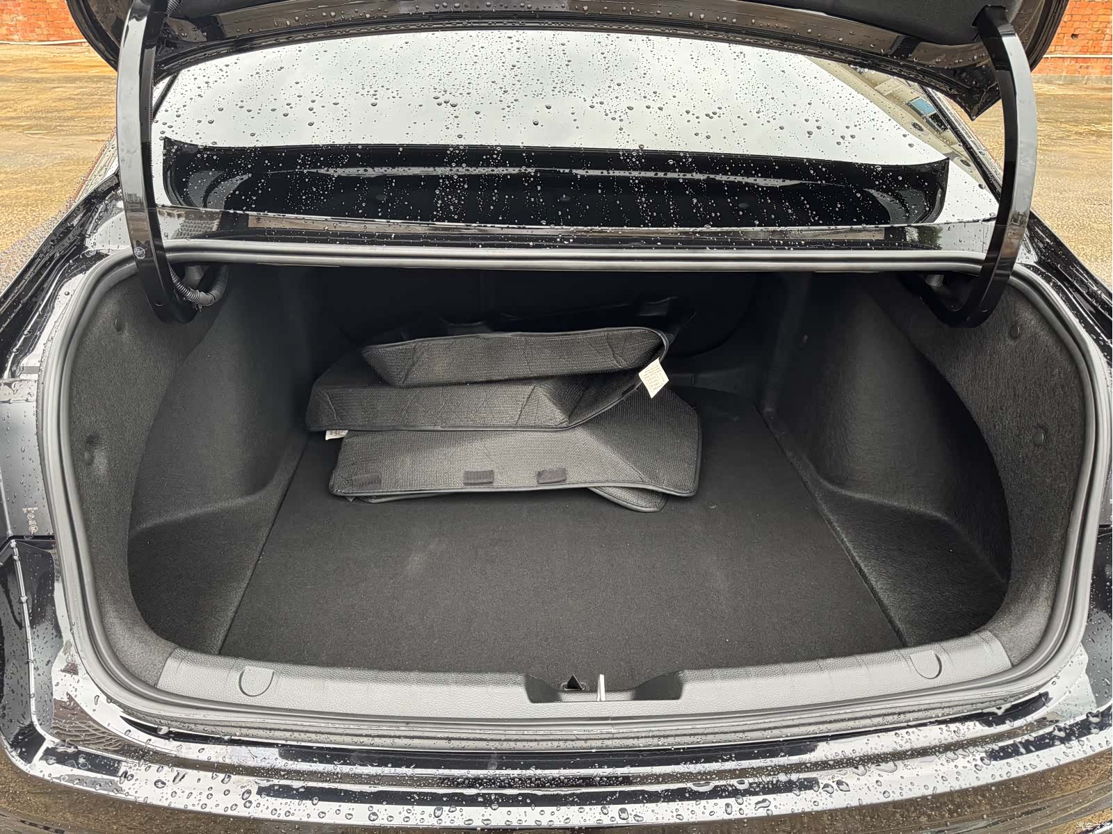 Geely Preface, 2024 32
