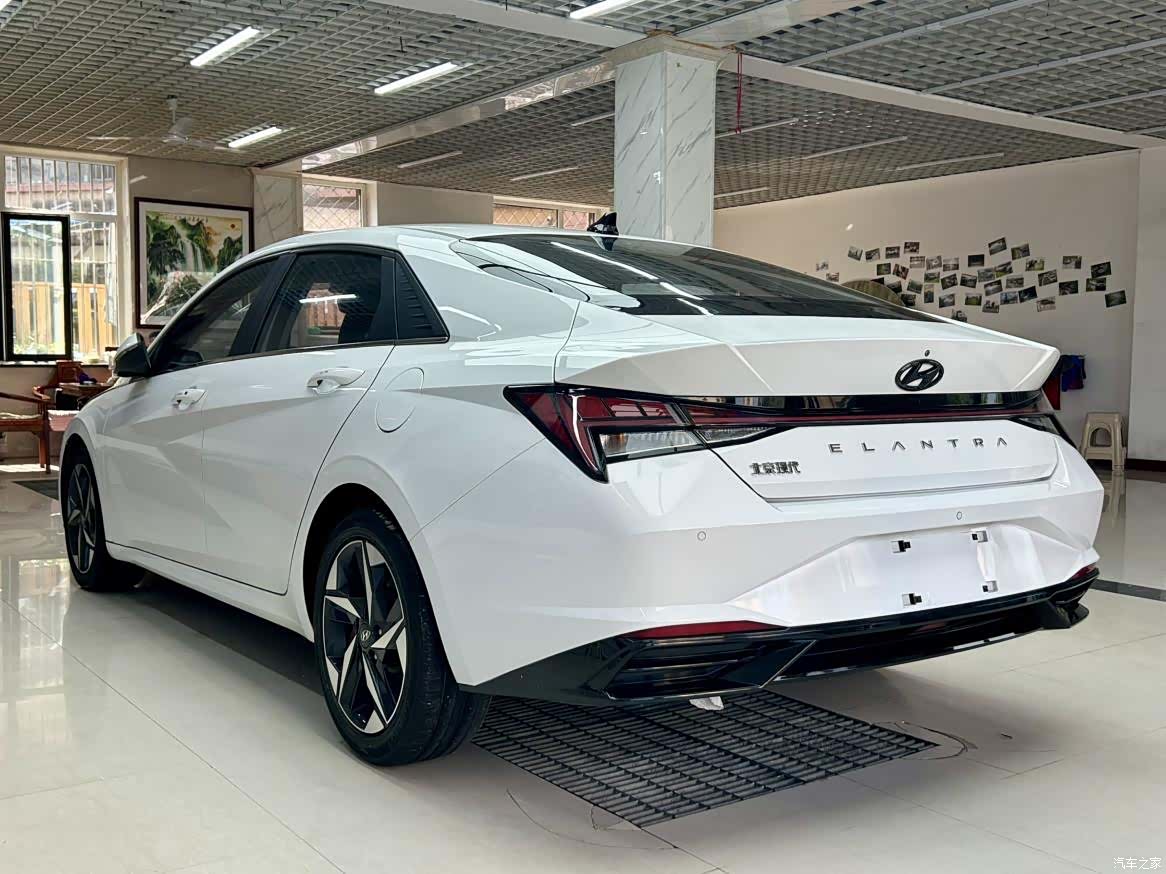 Hyundai Elantra, 2022 6