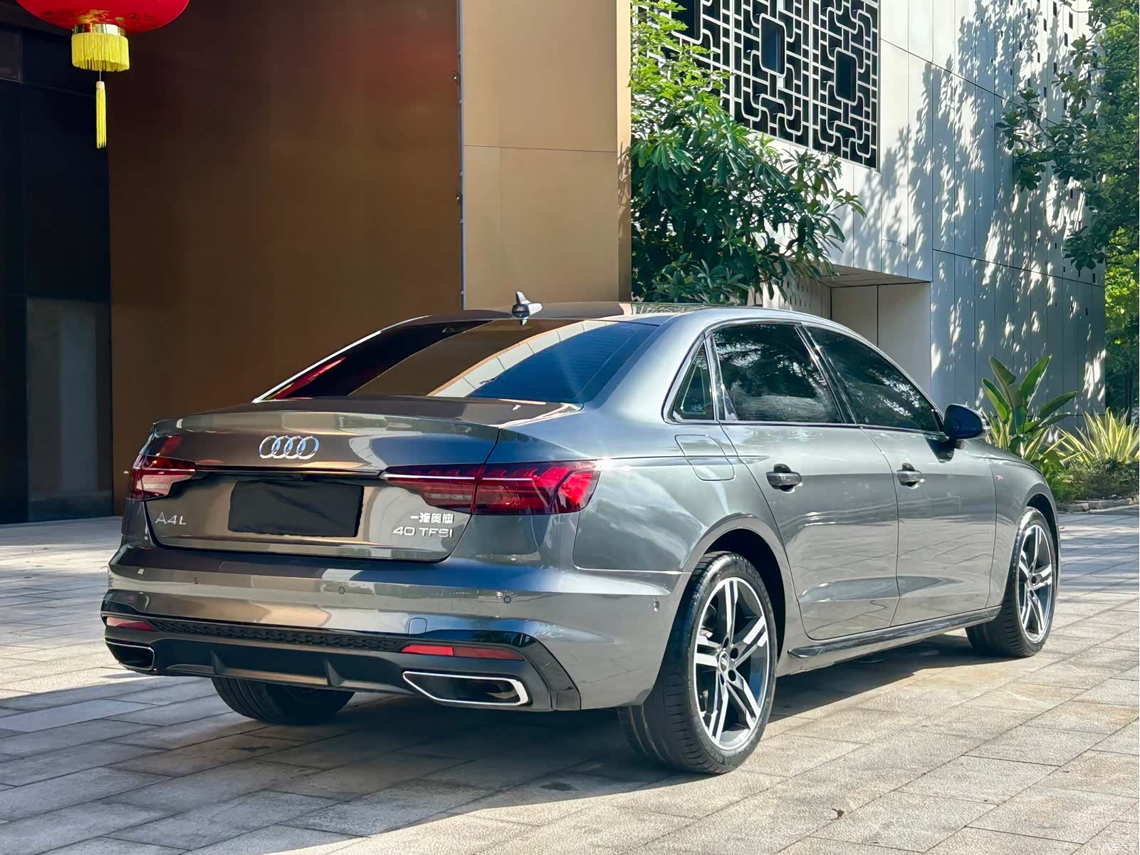 Audi A4L, 2022 все фото