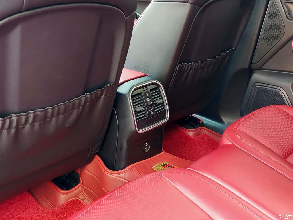 Porsche Macan, 2022 9