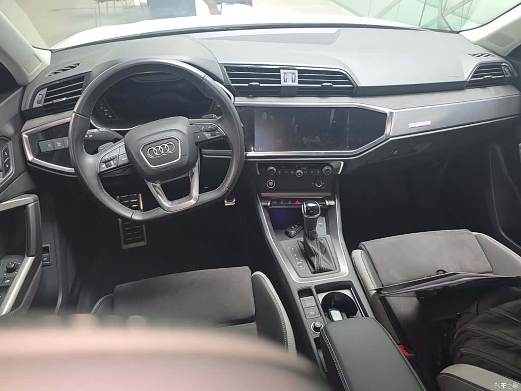 Audi Q3, 2023 16