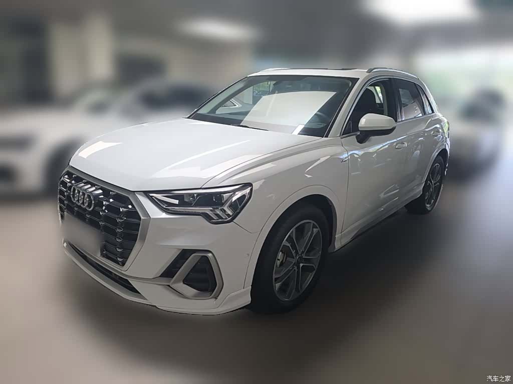 Audi Q3, 2023 1