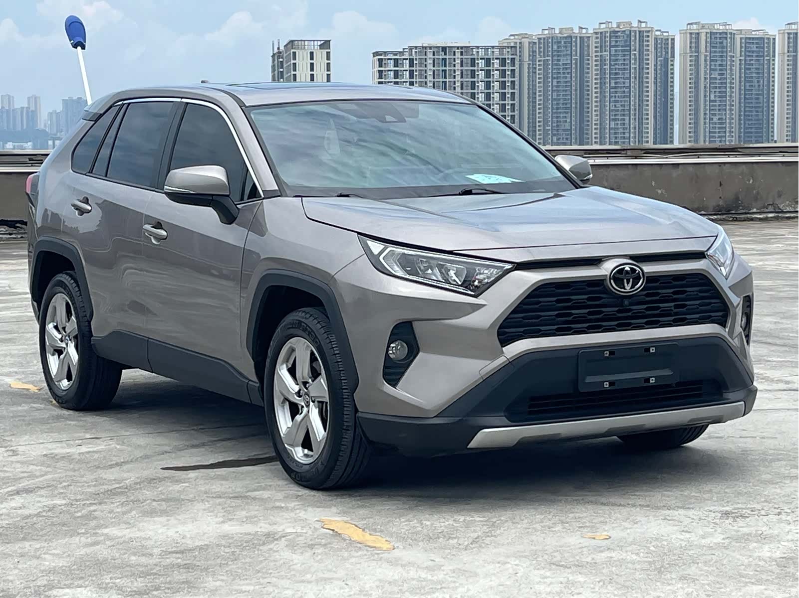 Toyota RAV4, 2021 4