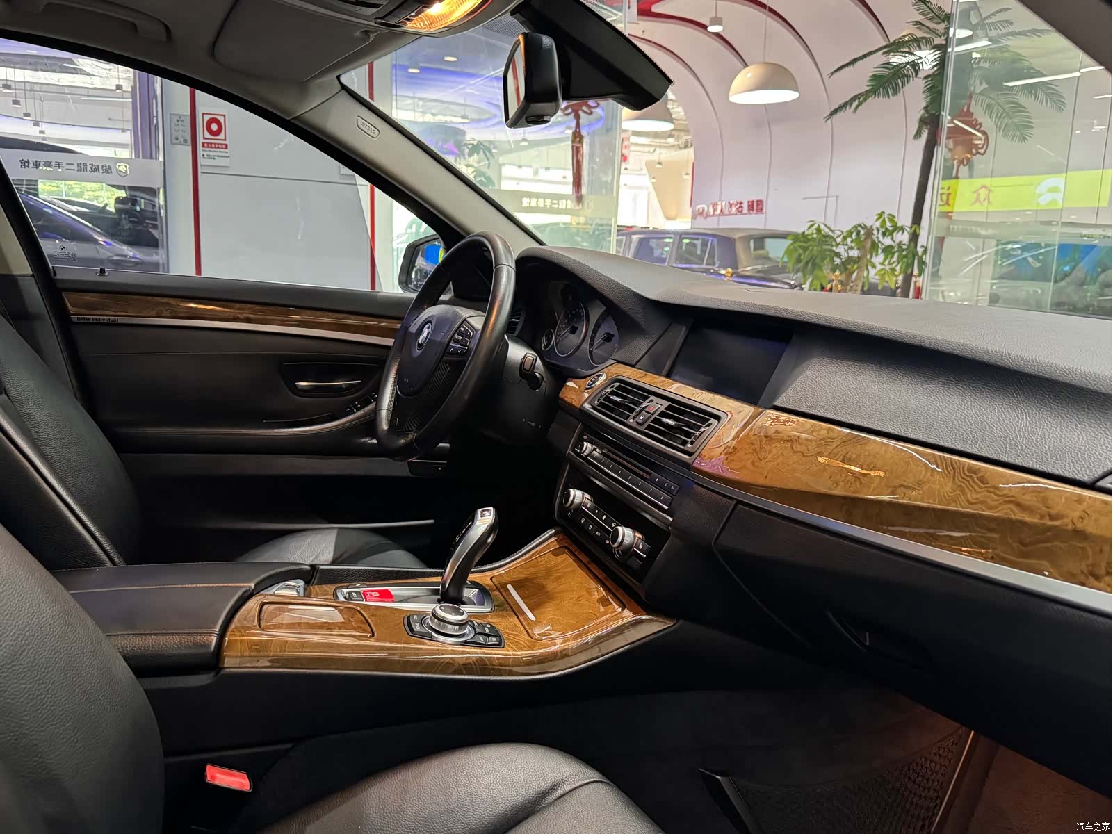 BMW 5 Series, 2011 все фото
