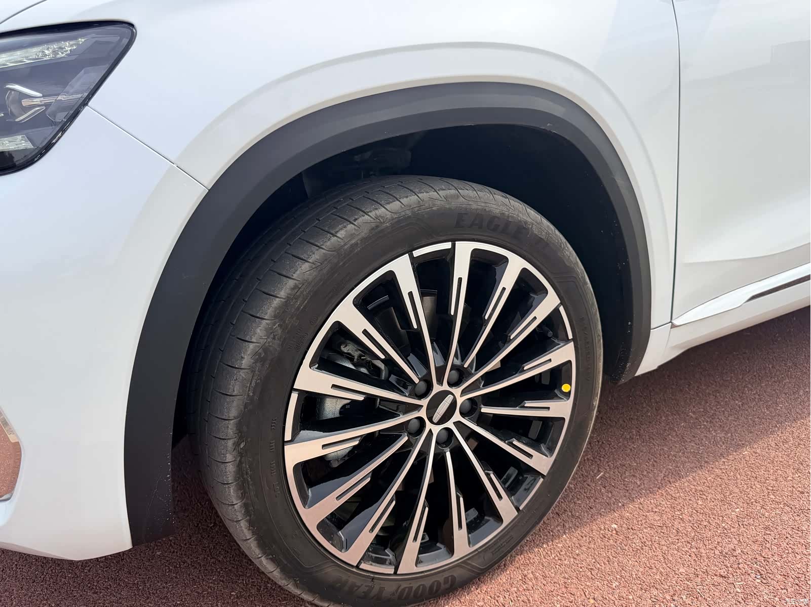 Geely Xingyue L, 2025 35