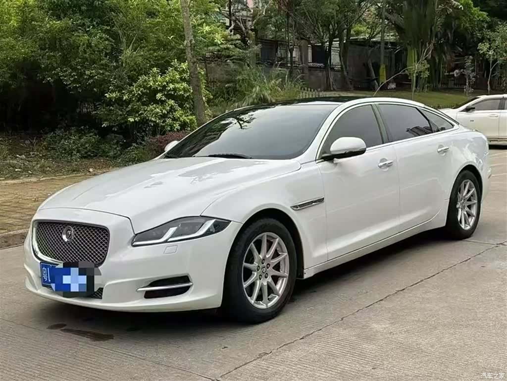 Jaguar XJ, 2013 1