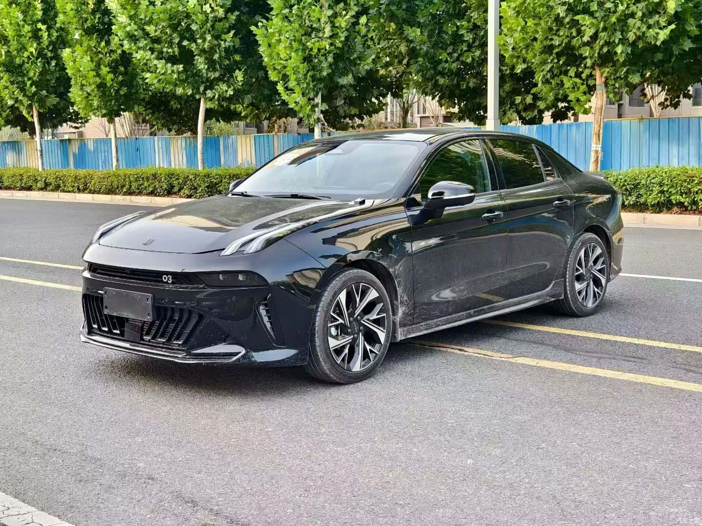 Lynk & Co 02