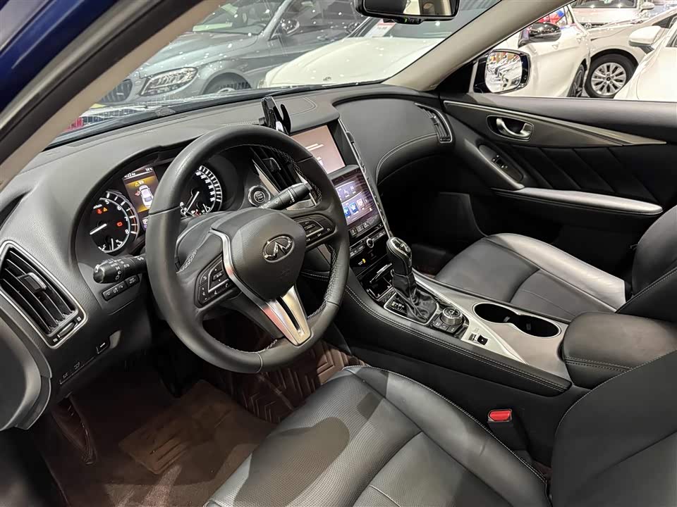 Infiniti Q50L