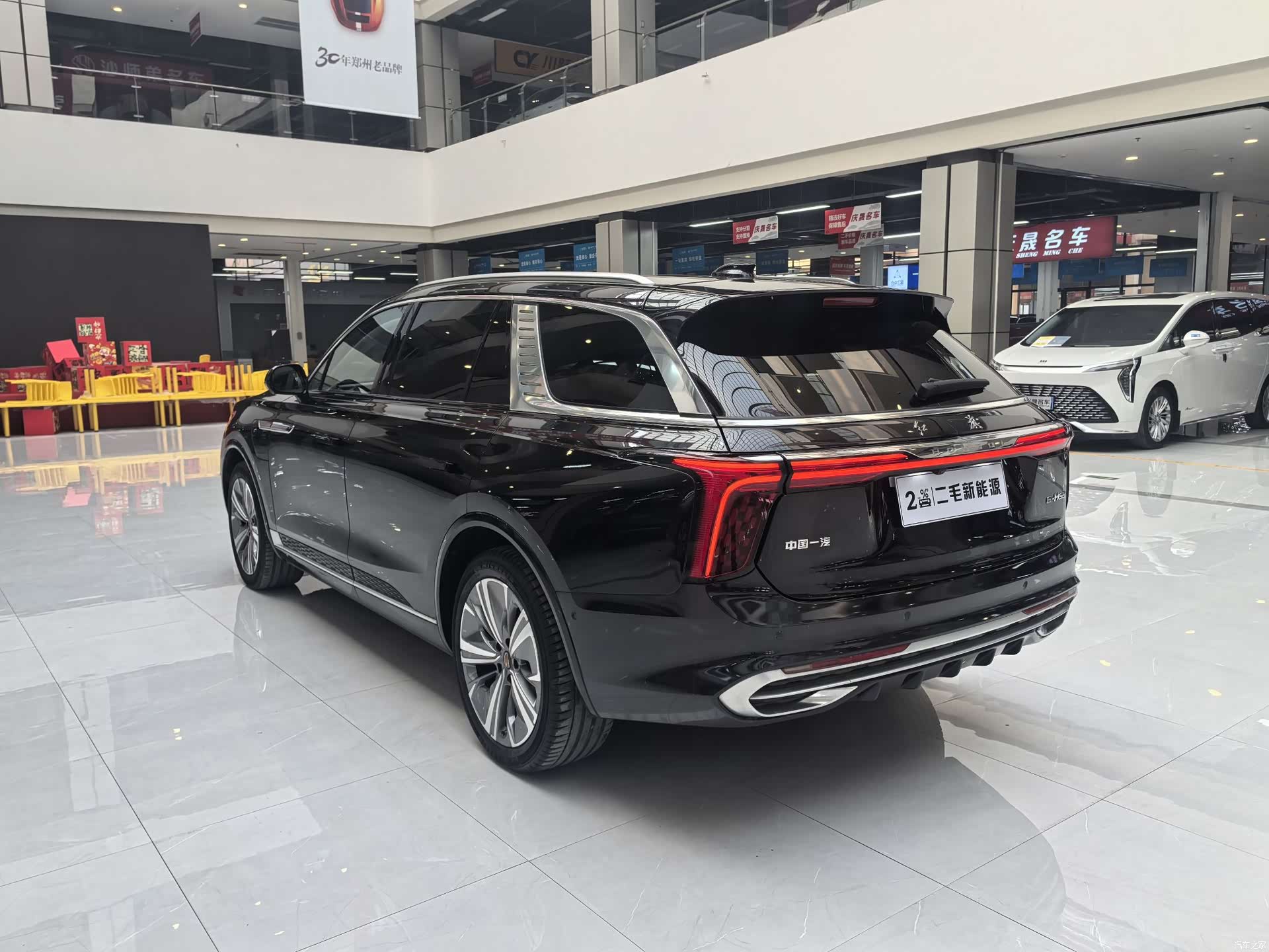 Hongqi E-HS9, 2023 6