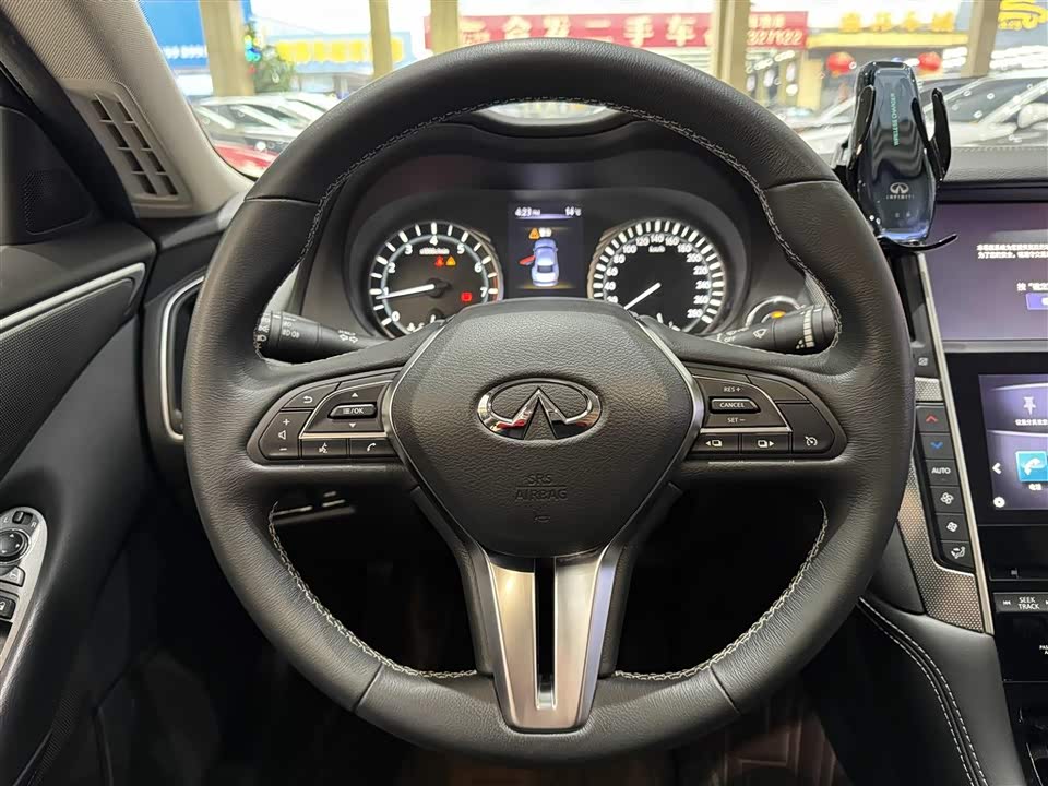 Infiniti Q50L