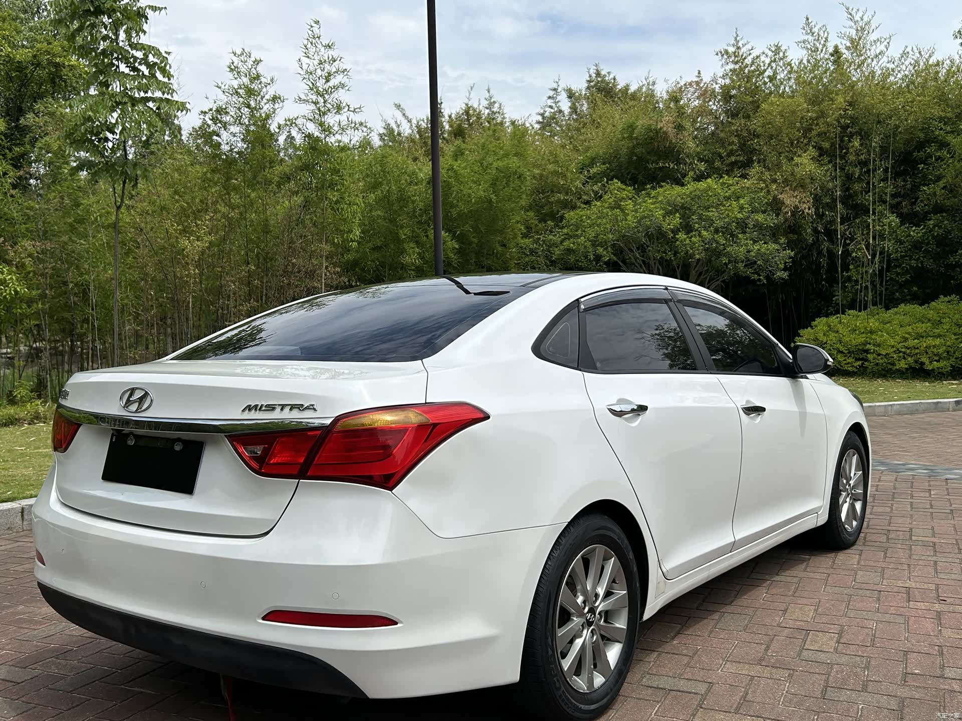 Hyundai GLS, 2014 4