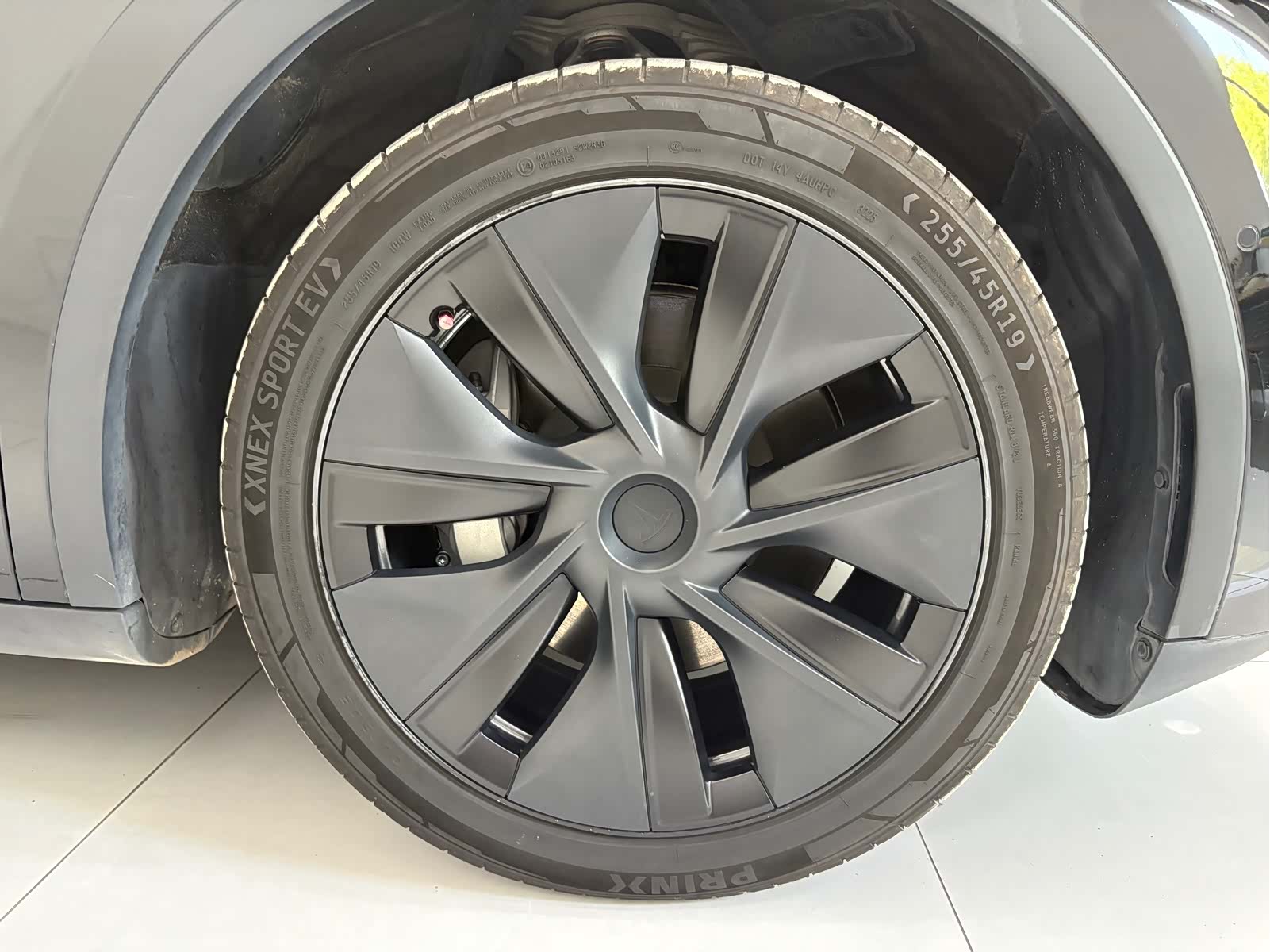 Tesla Model Y, 2023 21