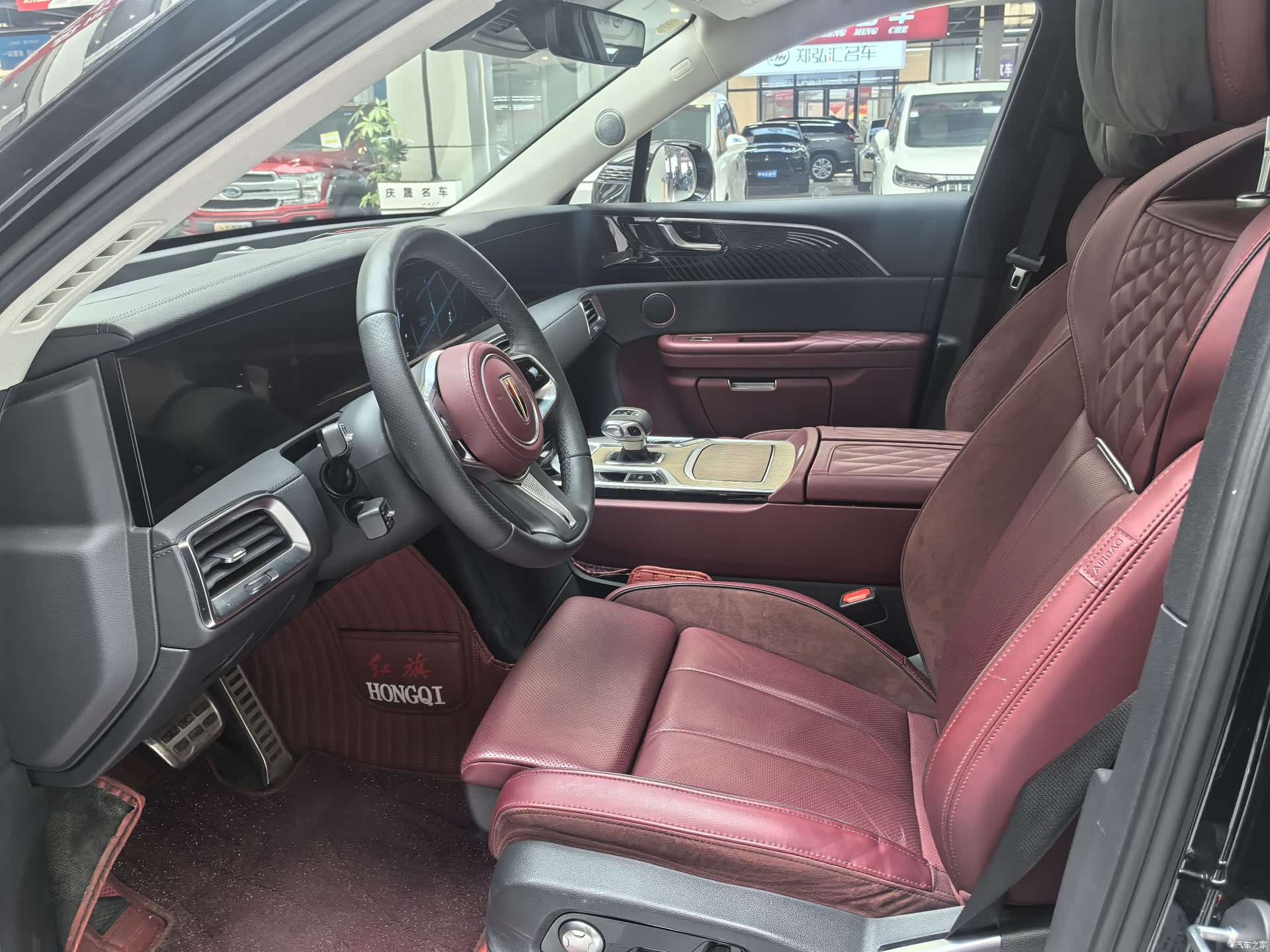 Hongqi E-HS9, 2023 12