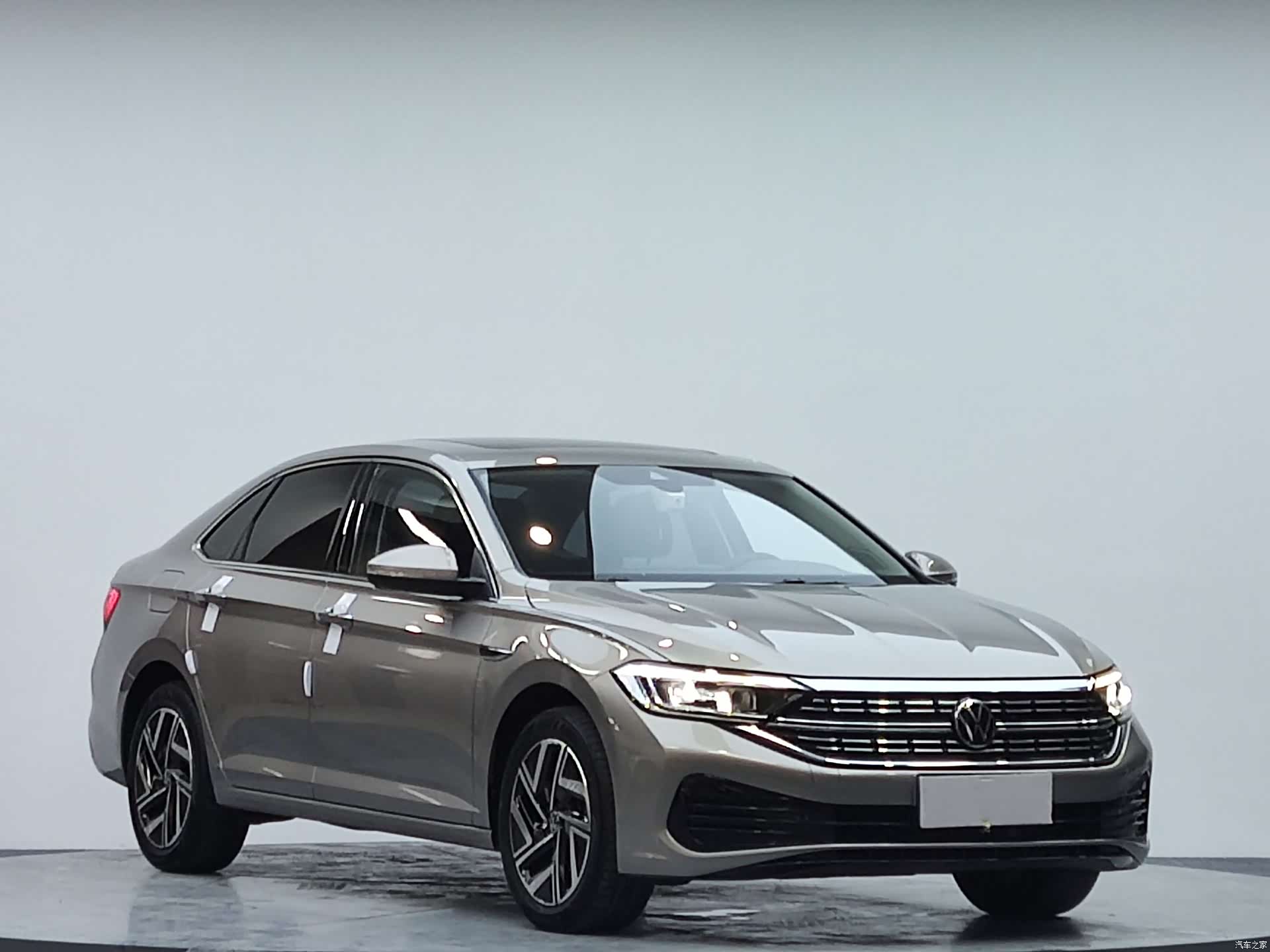 Volkswagen Sagitar, 2022 4