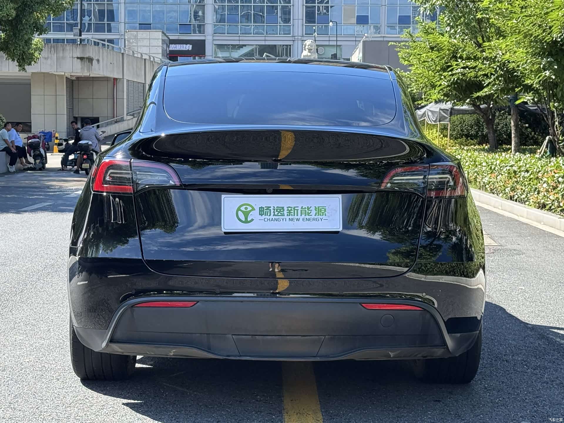 Tesla Model Y, 2024 все фото