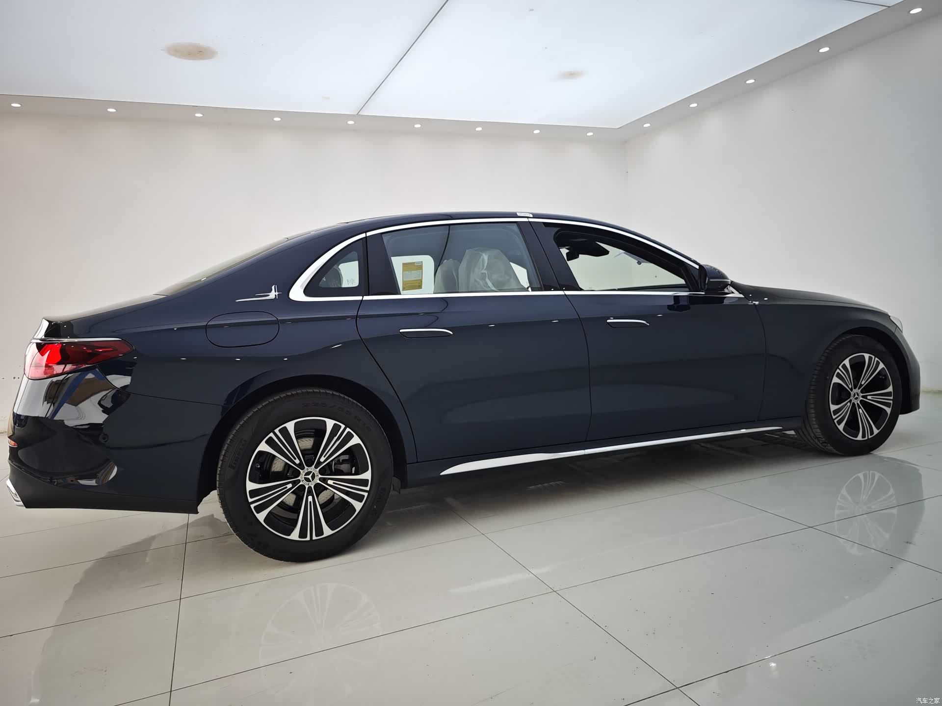 Mercedes-Benz E-Class, 2026 13