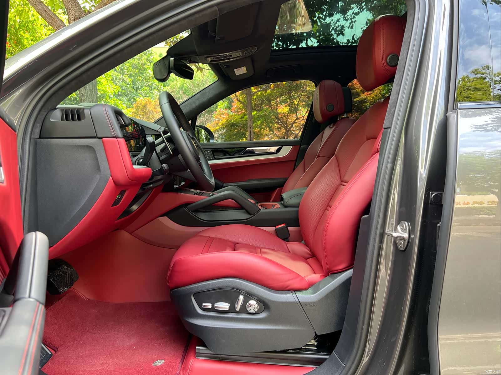 Porsche Cayenne, 2025 9