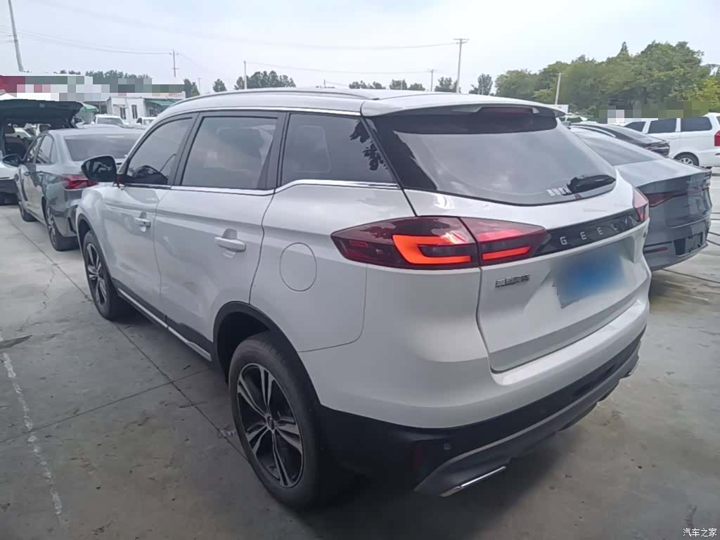 Geely Boyue, 2022 все фото