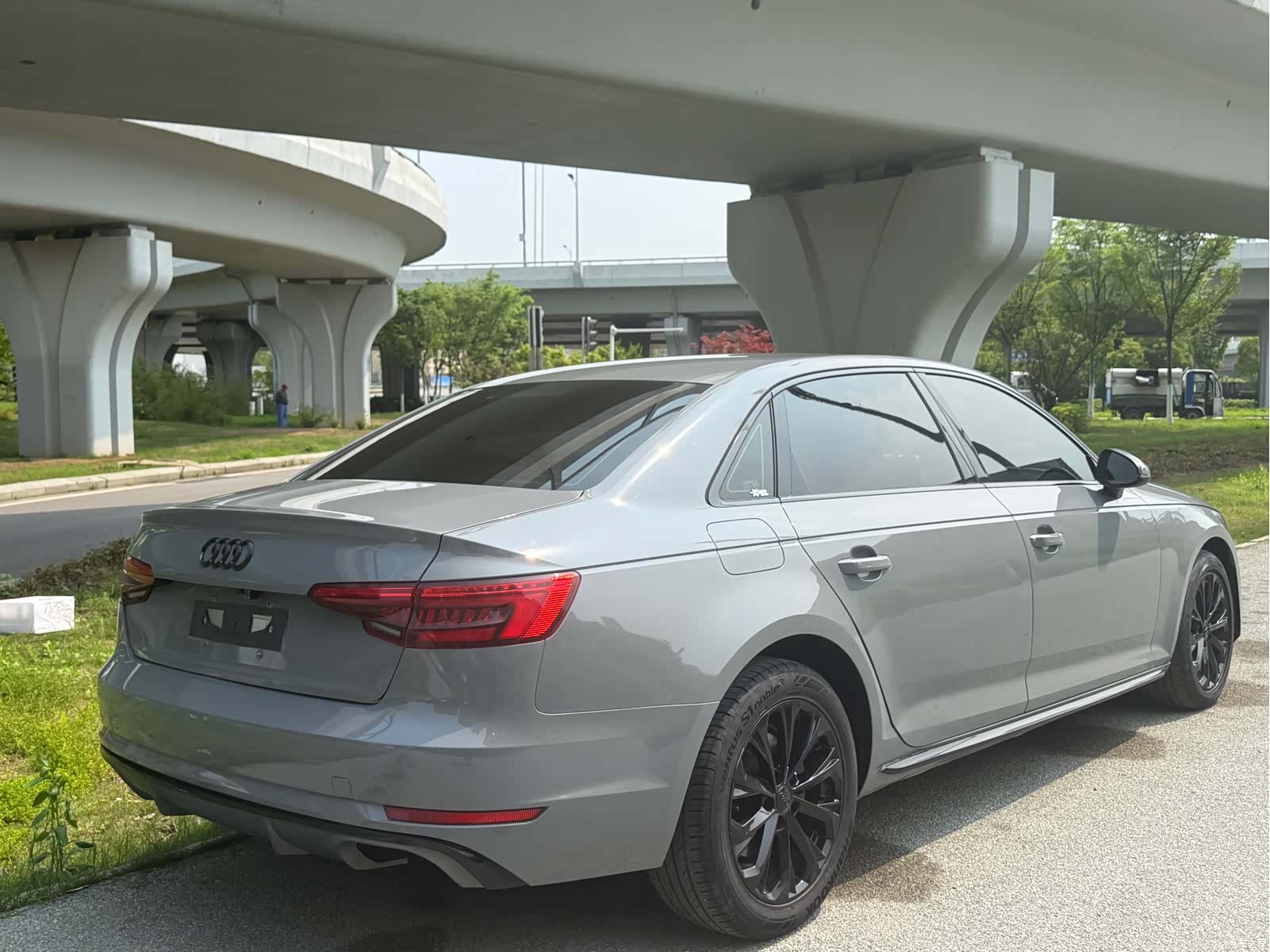 Audi A4L, 2017 все фото