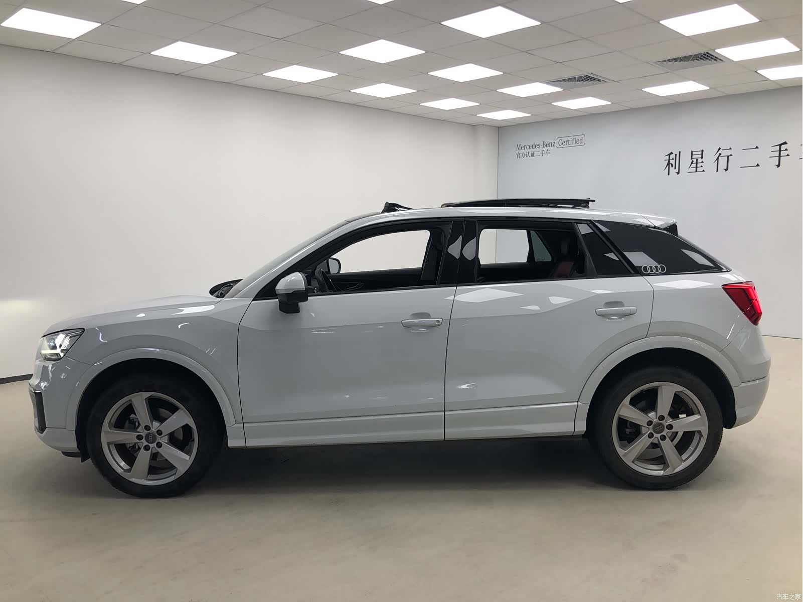 Audi Q2L, 2021 3