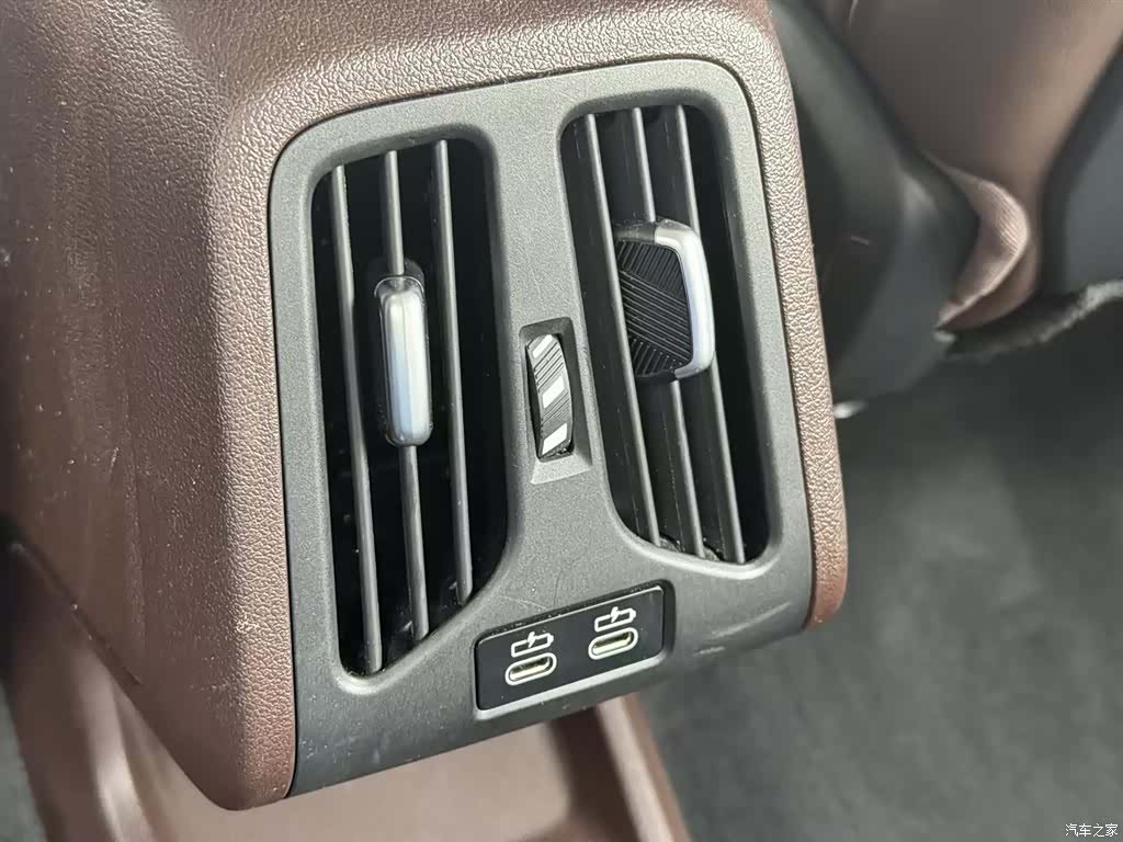 BMW X1, 2025 12