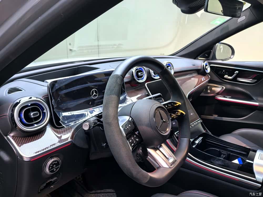 Mercedes-Benz C-Class, 2025 3