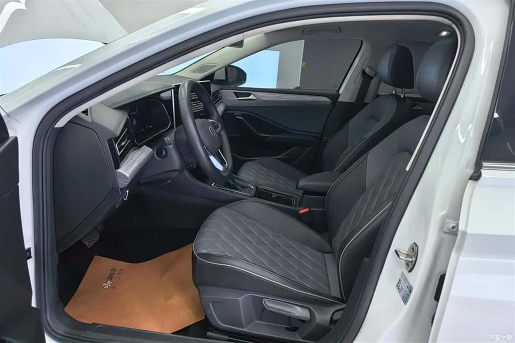 Volkswagen Sagitar, 2023 9
