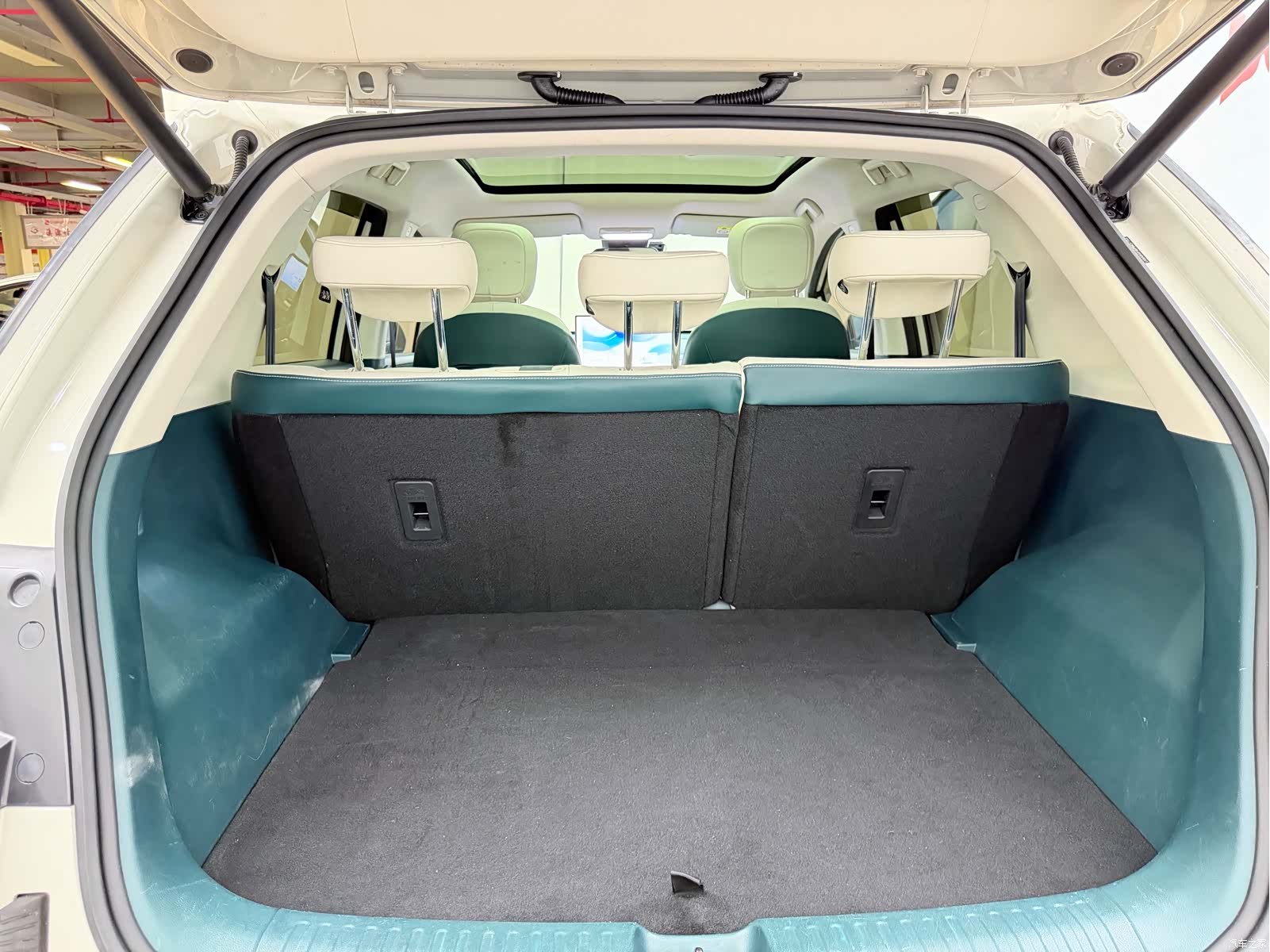 Wuling 460, 2023 17