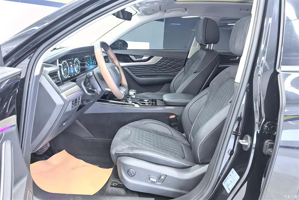 Hongqi HS5, 2022 9