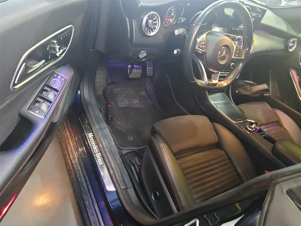 Mercedes-Benz CLA