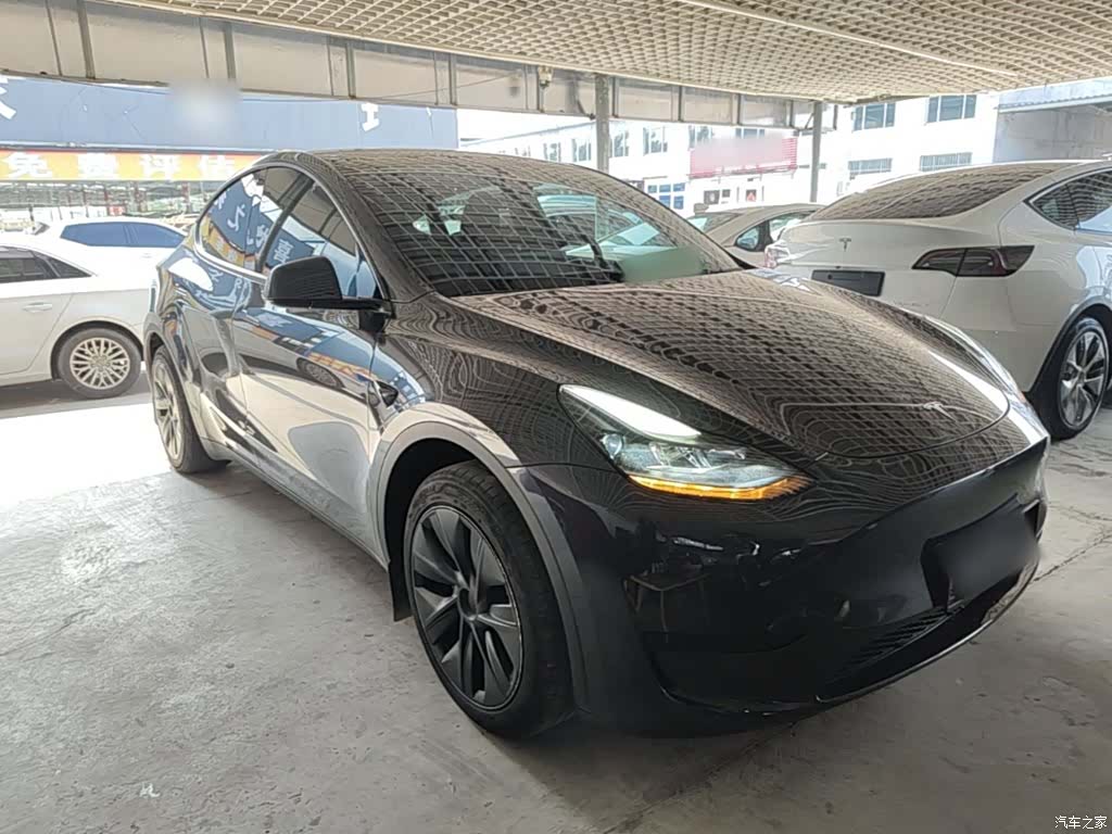 Tesla Model Y, 2024 4