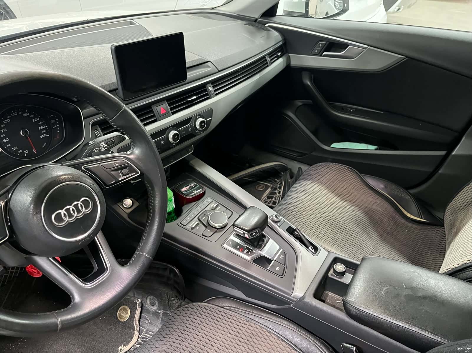 Audi A4L, 2018 все фото