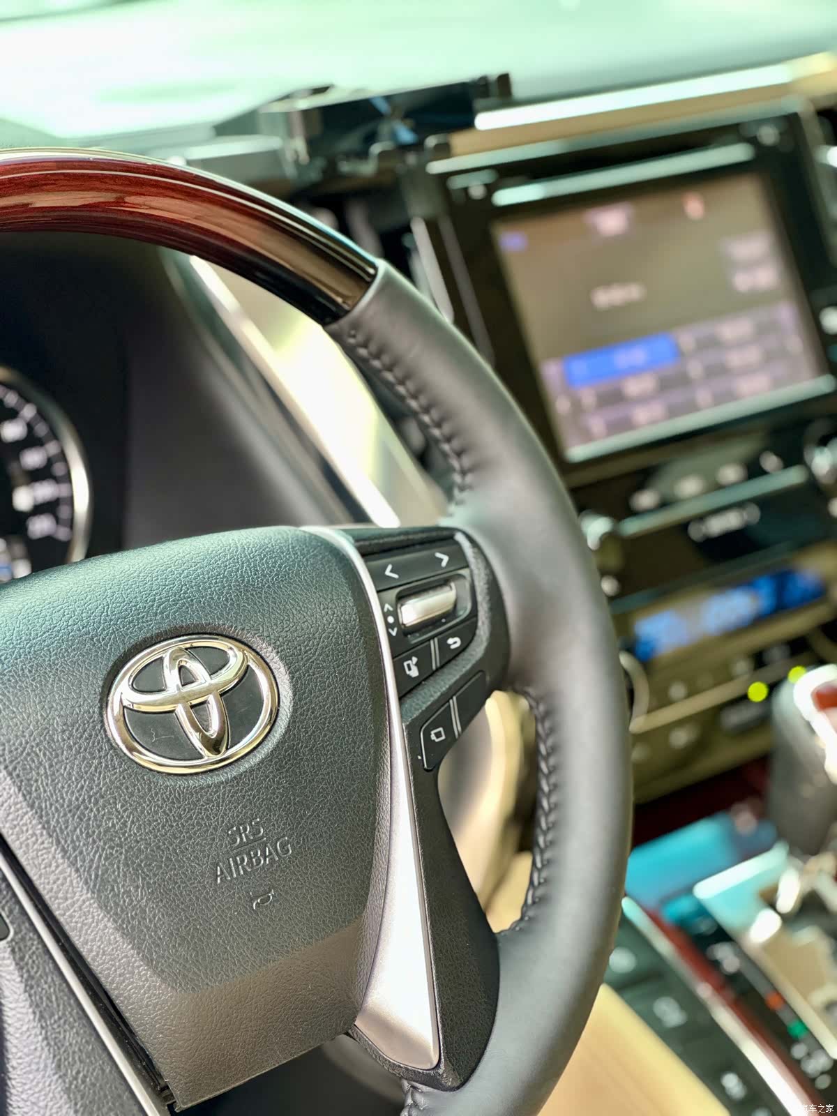 Toyota Alphard, 2016 30