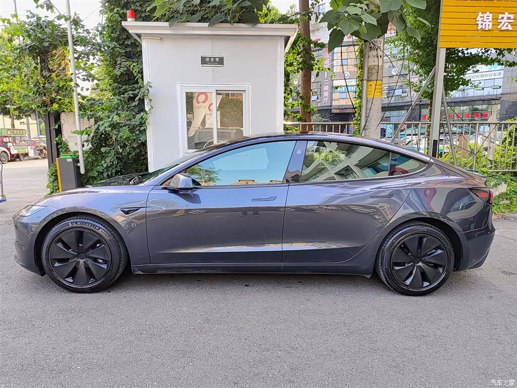Tesla Model 3, 2024 3