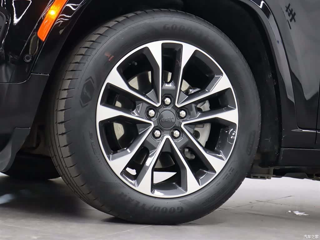 Jeep Grand Cherokee, 2025 32