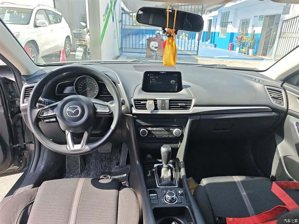Mazda Mazda3, 2019 10