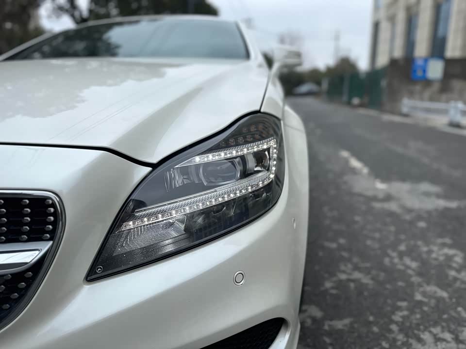 Mercedes-Benz CLS