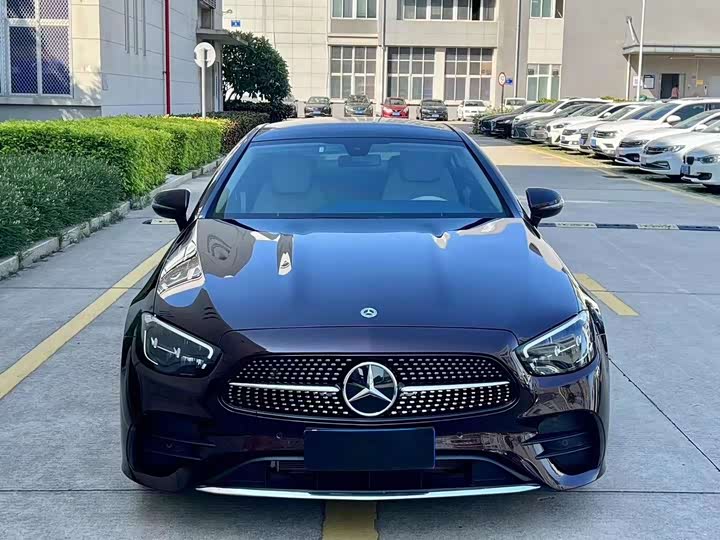 Mercedes-Benz E-Class, 2023 года фото 4