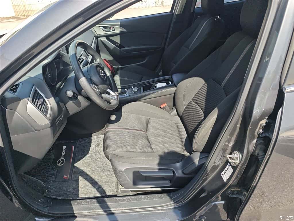 Mazda Mazda3, 2019 15