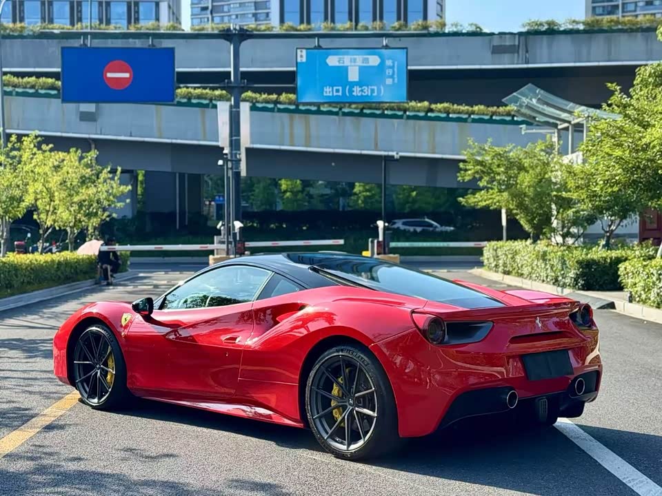 Ferrari 488