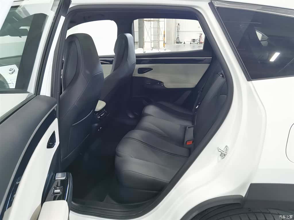 Geely Galaxy L7, 2024 15
