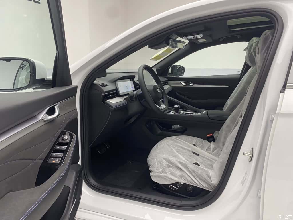 Geely Preface, 2026 17